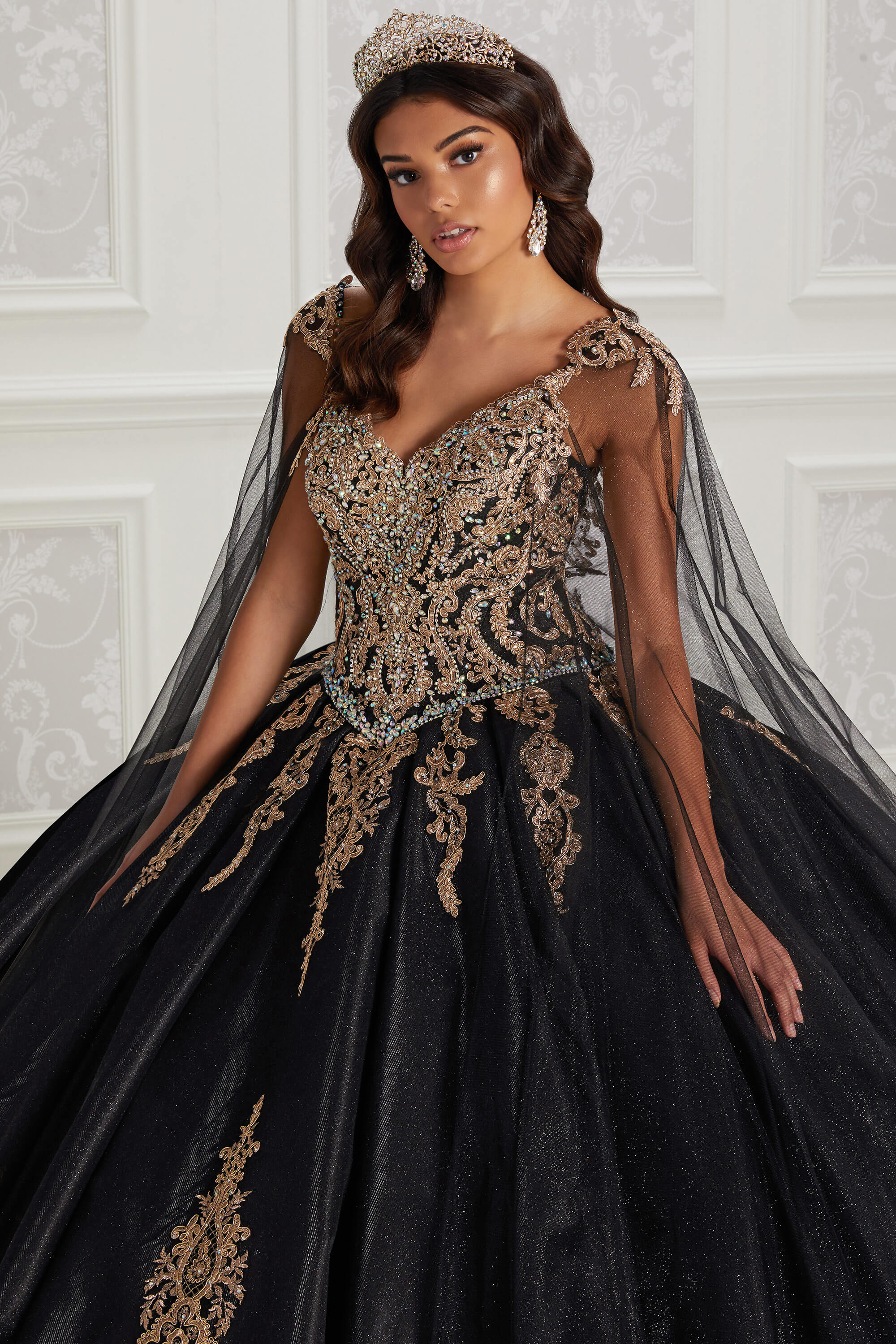 V-neck Princesa Quinceanera Ball Gown ...